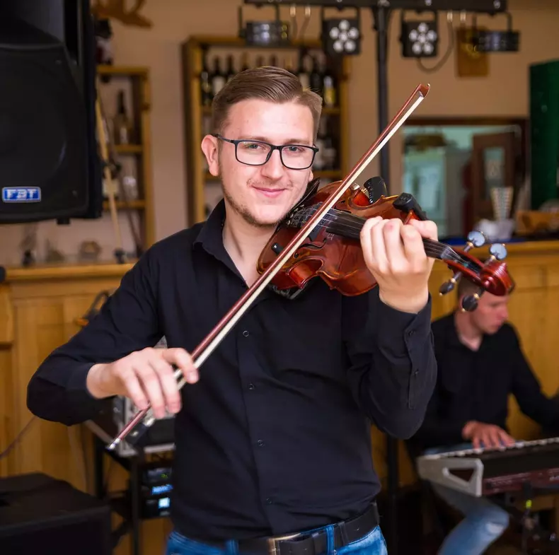 188300089_3753560211440212_6542334271144498994_n