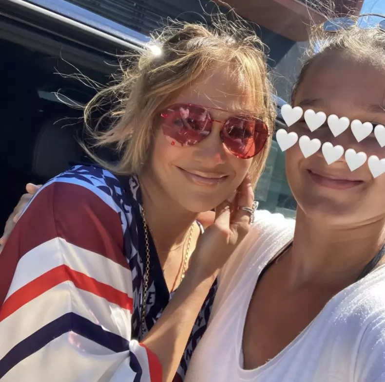 legatura-dintre-dana-budeanu-si-jennifer-lopez-chiar-mi-a-purtat-si-niste-rochii-720573