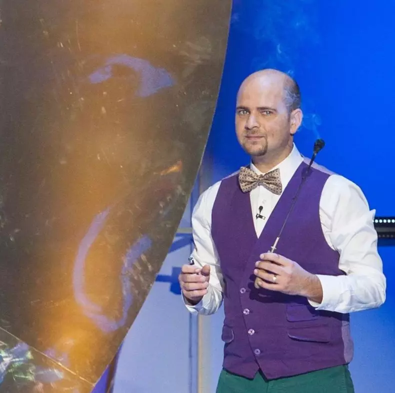 Cosmin-Selesi-Te-cunosc-de-undeva-1