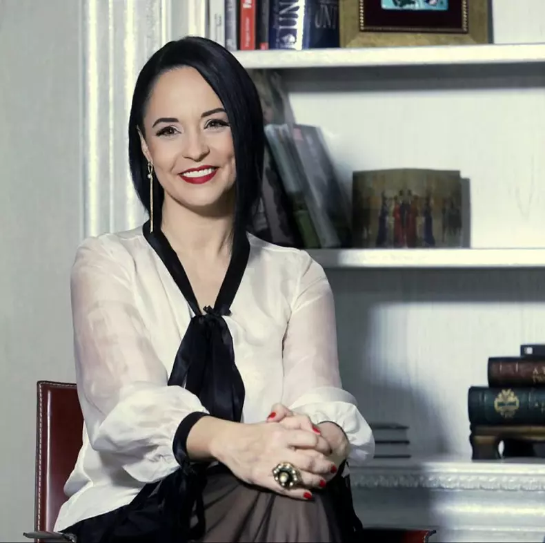 andreea marin refresh