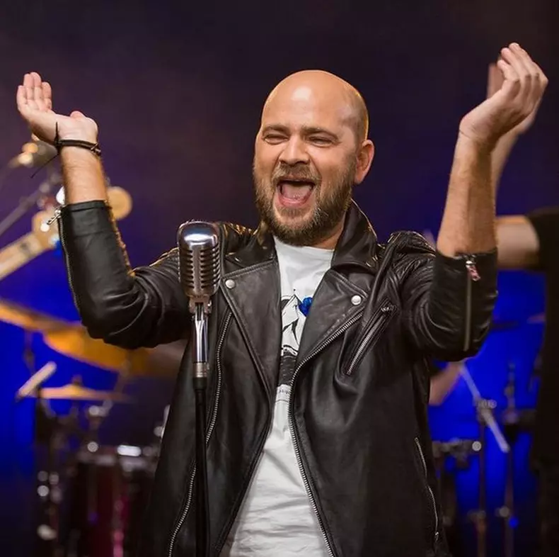 Cum-arată-familia-lui-Cosmin-Selesi4