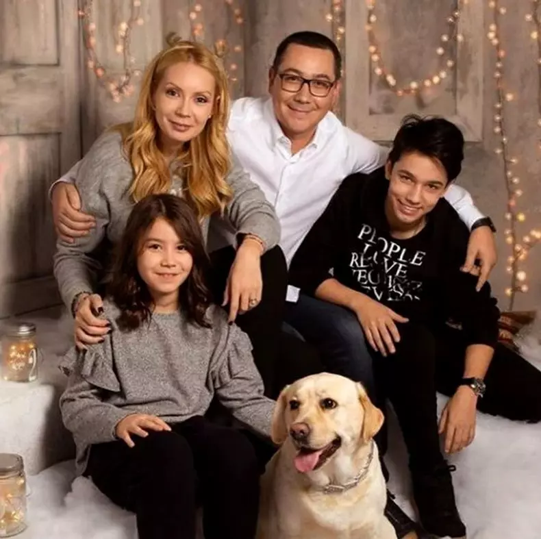 victor ponta de craciun cu familia