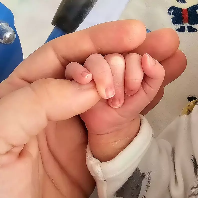 Ce bucurie! A devenit din nou mămică. „Bine ai venit în familia noastră”. Prima imagine cu bebelușul