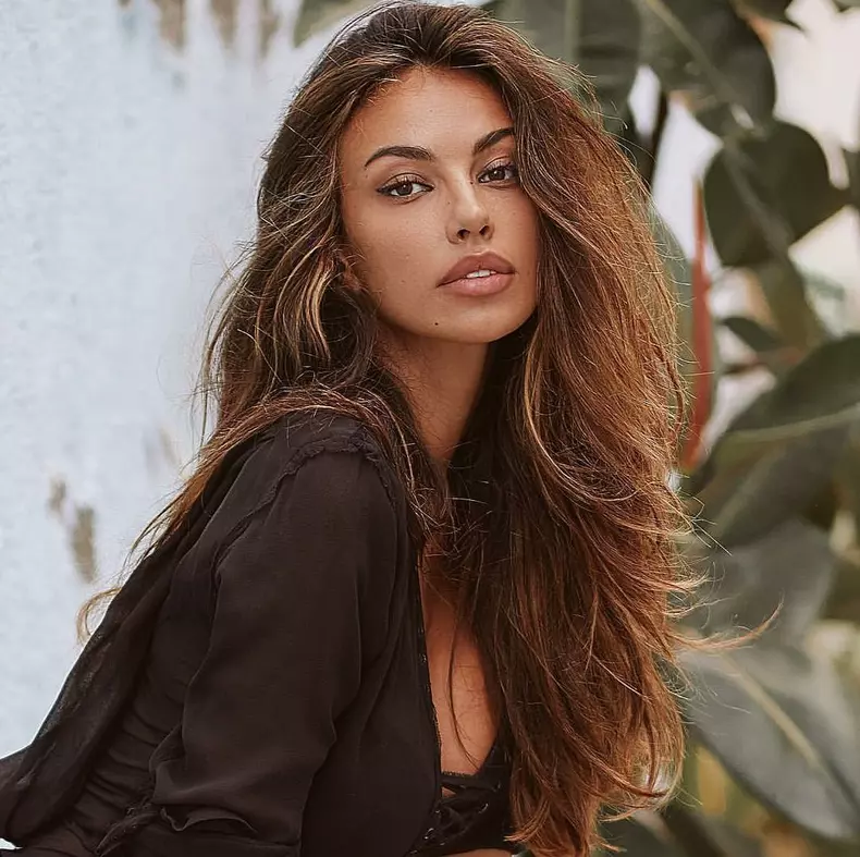 Mădălina Ghenea4