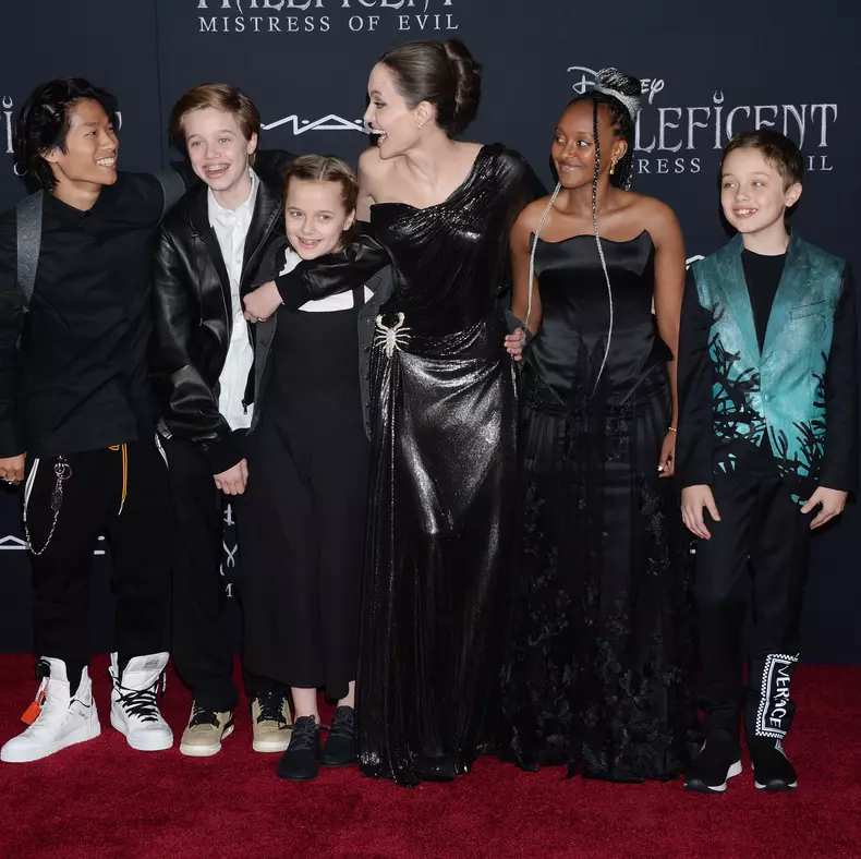 Angelina Jolie, Pax, Shiloh, Vivienne, Zahara și Knox, 2019