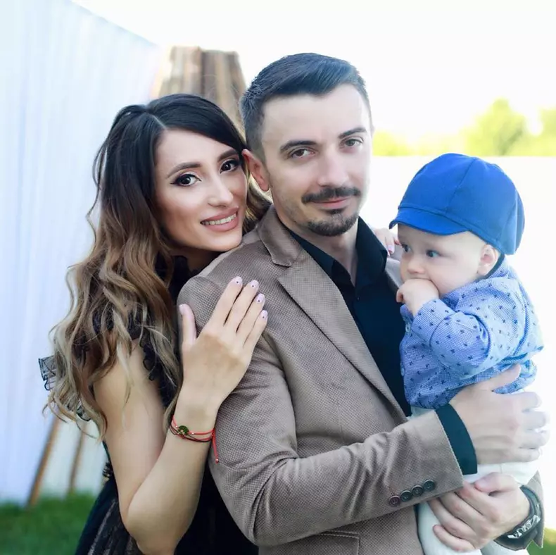 Fata-lui-Cornel-Galeș-și-familia-1