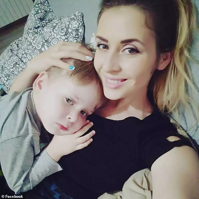 Prezentatoare-TV-viol