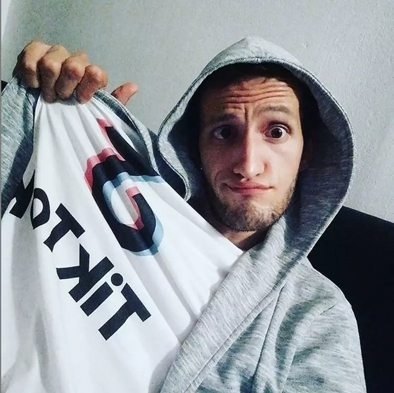 Andrei-Ungureanu-omul-cu-Tourette3