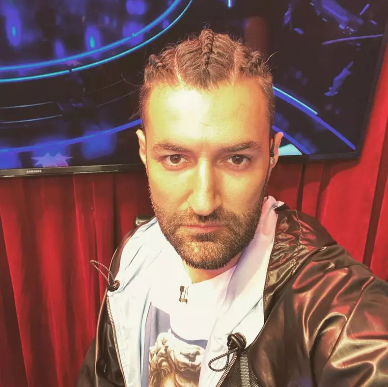 Gina-Pistol-Smiley-11