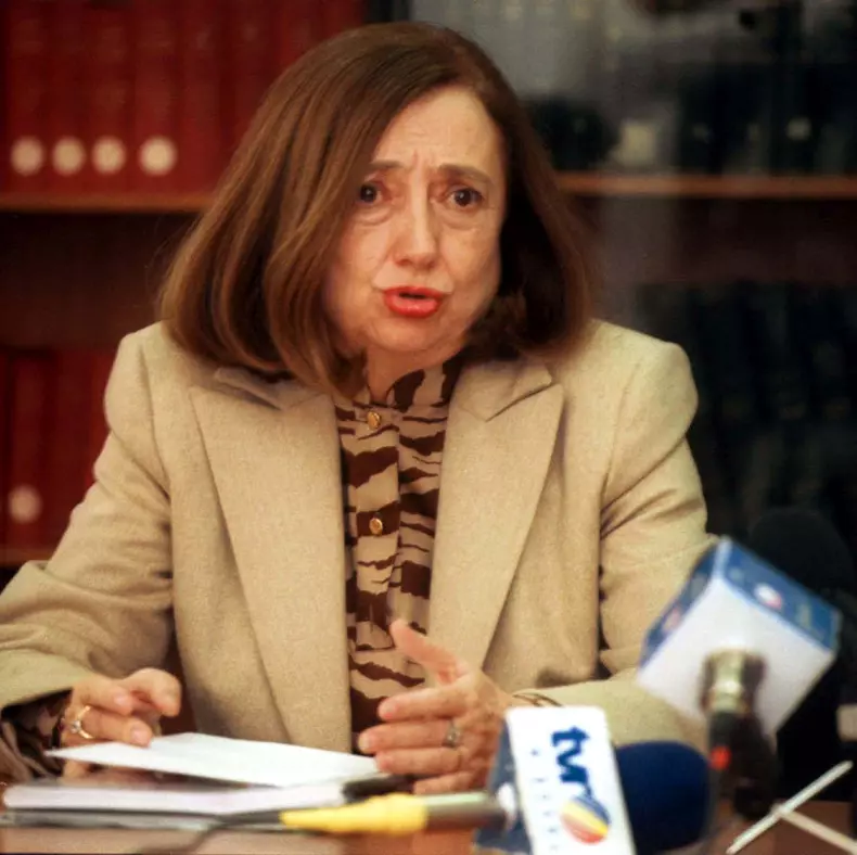 Ministrul Justitiei Rodica StanoiuFotograf - Adi Piclisan7 Februarie 2002