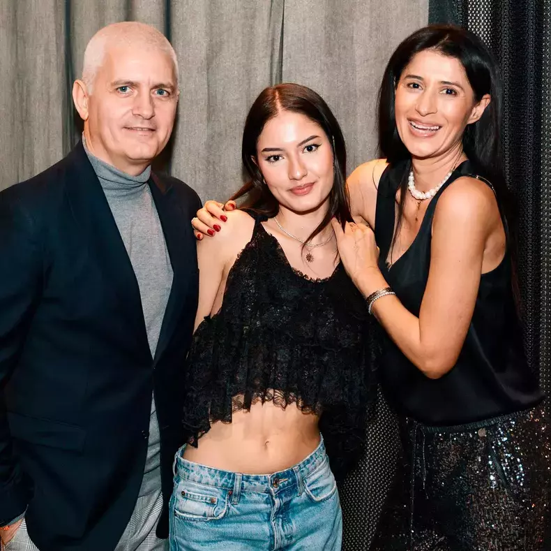 virgil-iantu-roxana-alexandru-si-fiica-lor-jasmina-iantu-1