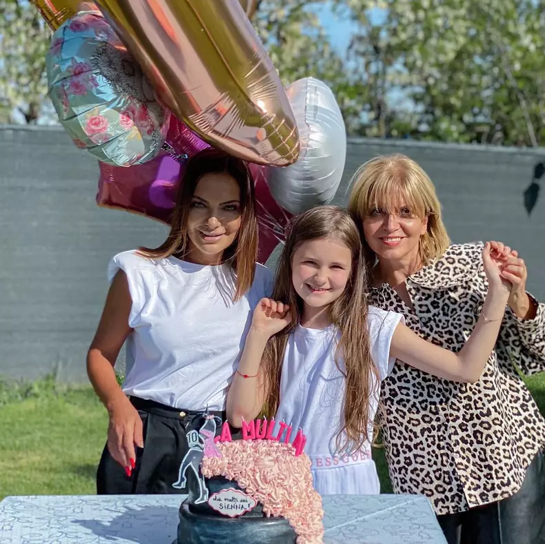 Andreea Antonescu și fostul soț, Traian Spak, au făcut partajul. Cu ce rămâne cântăreața după divorț