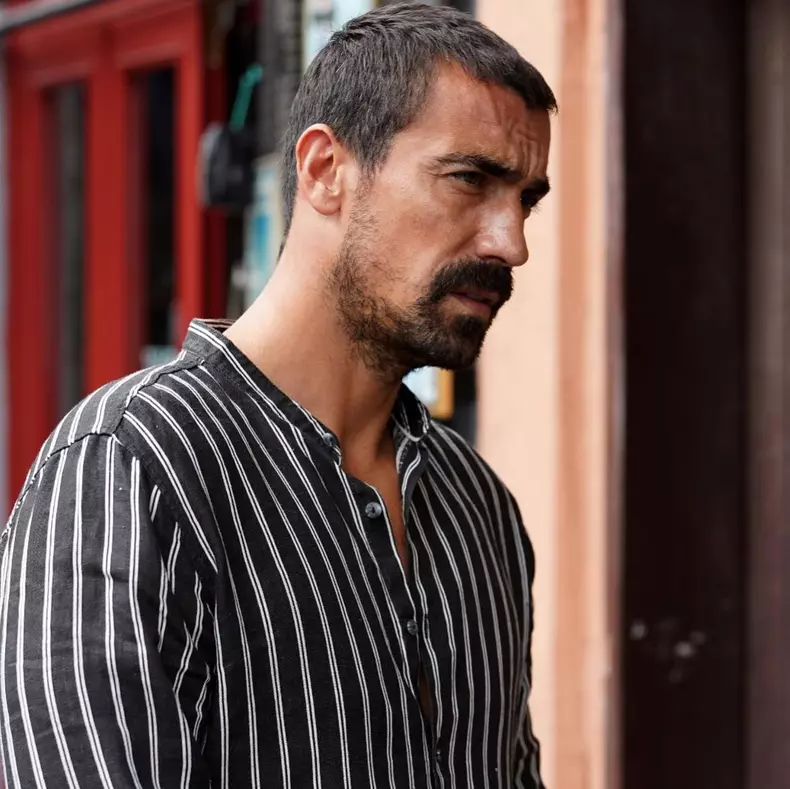 Demet-Ozdemir-si-Ibrahim-Celikkol-actorii-din-„Prizoniera-destinului-s-au-despartit-de-partenerii-lor-5