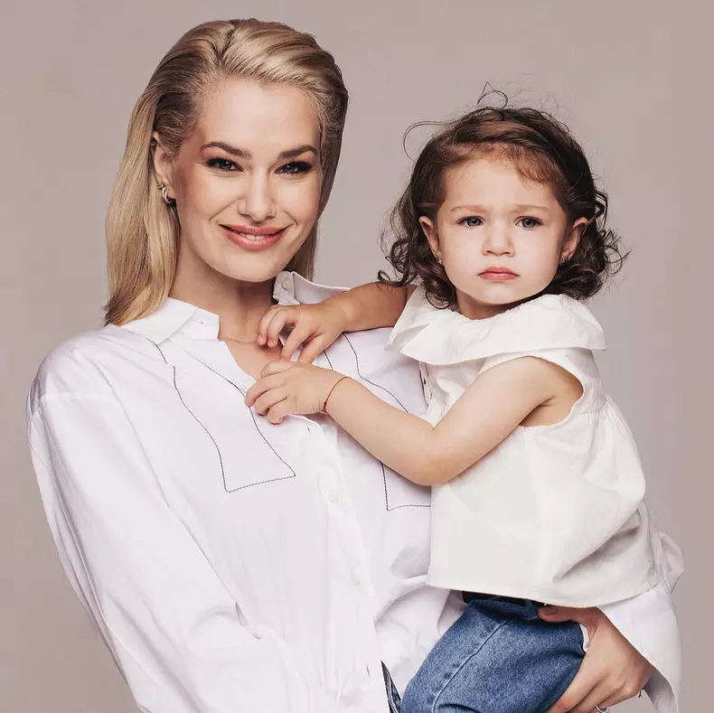 Feli și fiica ei Nora Luna