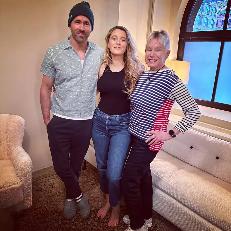 Blake Lively și soțul cu o persoană apropiată