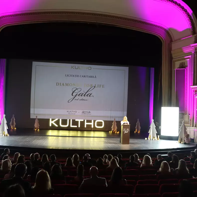 Andreea Esca la gala caritabilă „Diamonds for life”
