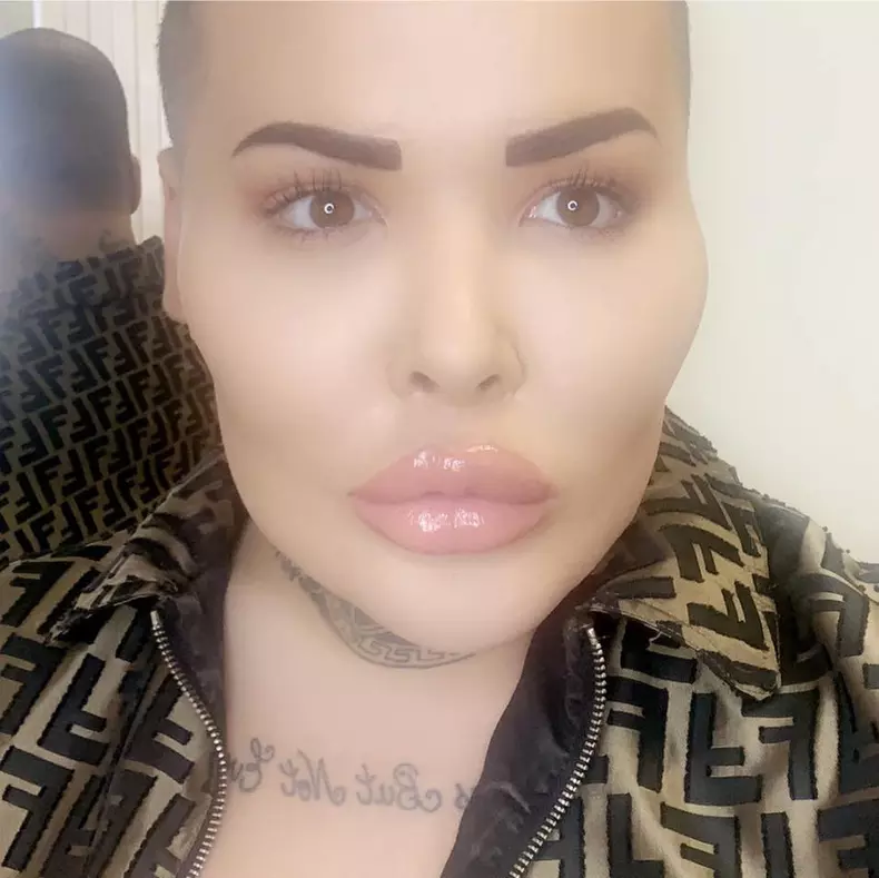 bărbatul care a vrut să se transforme în Kim Kardashian (3)