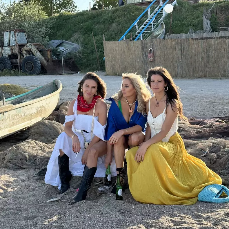 Laura Cosoi, Adela Popescu și Ada Condeescu (5)