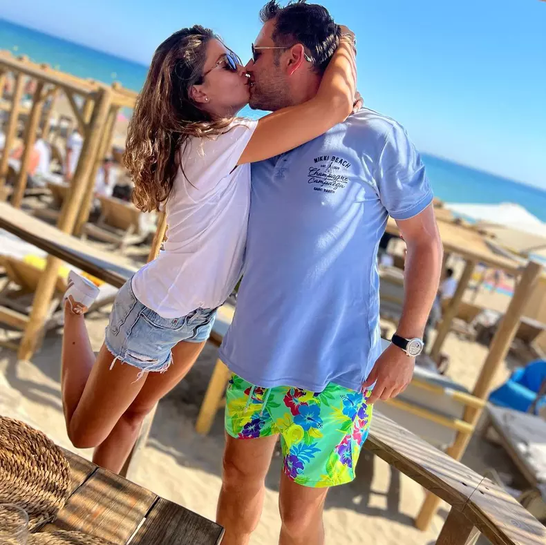 Mai-este-loc-de-gelozie-intre-Alina-Puscas-si-sotul-ei-3