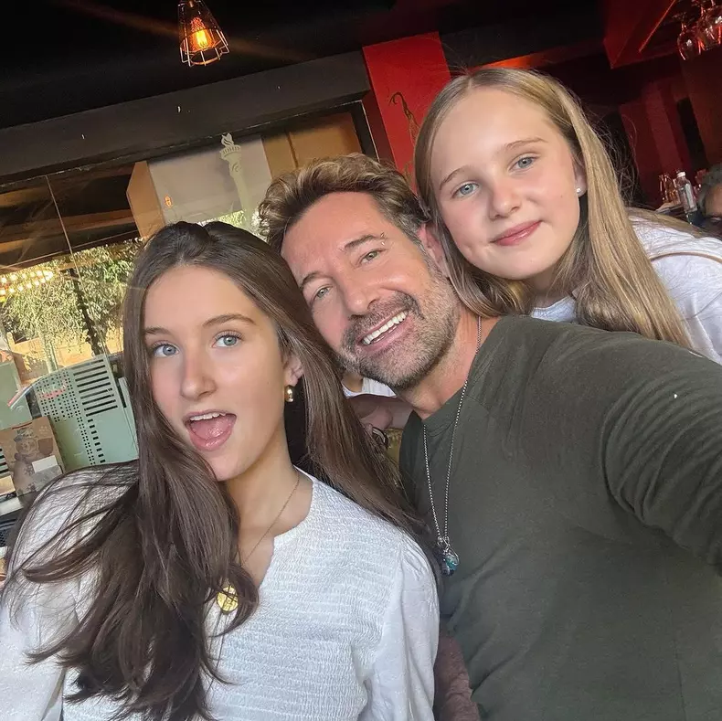 Cum arată fiicele lui Gabriel Soto  (1)