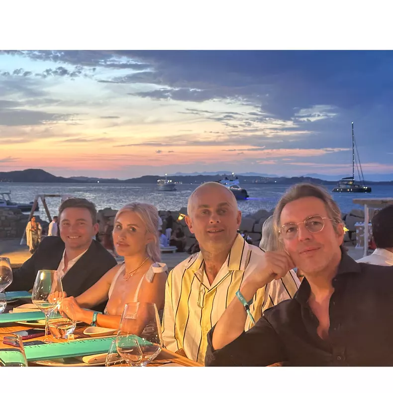 Anastasia Soare, vacanță în Sardinia alături de Sofia Vergara  (15)