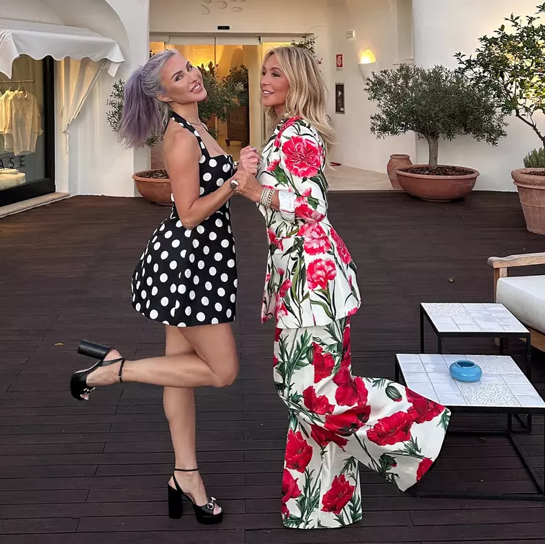 Anastasia Soare, vacanță în Sardinia alături de Sofia Vergara  (2)
