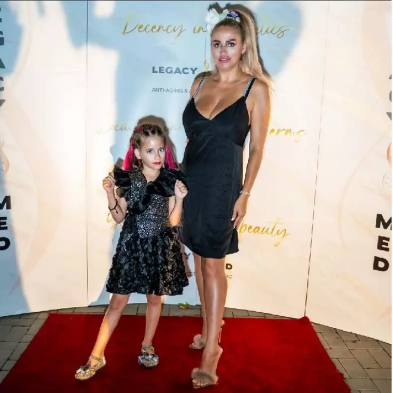 Sanziana-Buruiana-alapteaza-