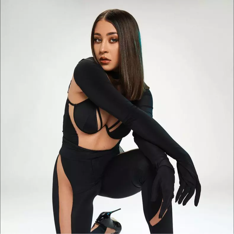 nicole-cherry67