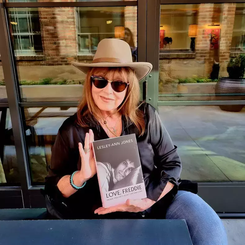 freddie-mercury-lesley-carte-0