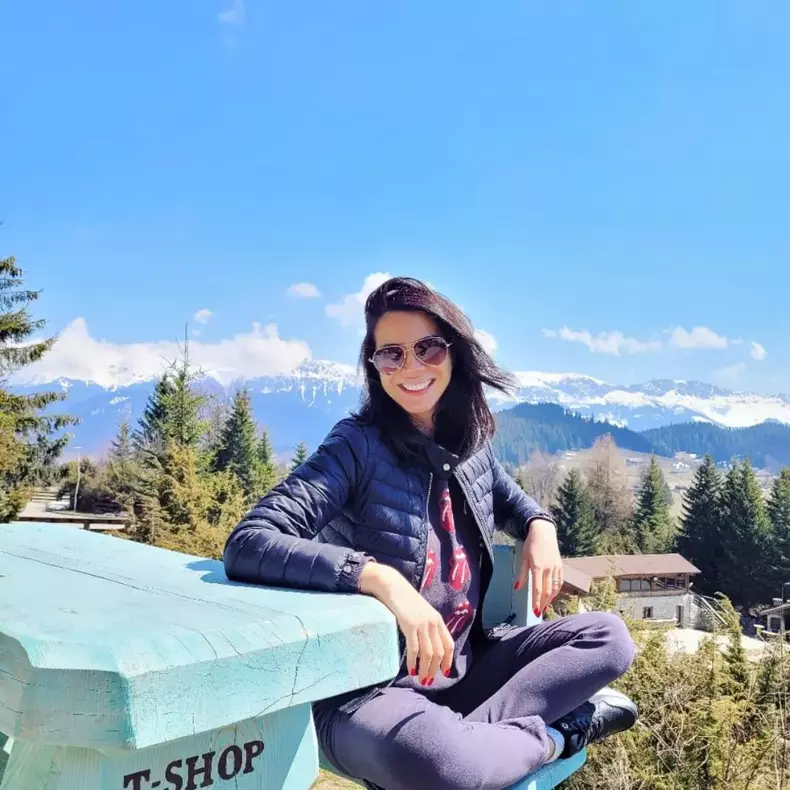 Irina-Mohora-insarcinata-4-1024x1024-1