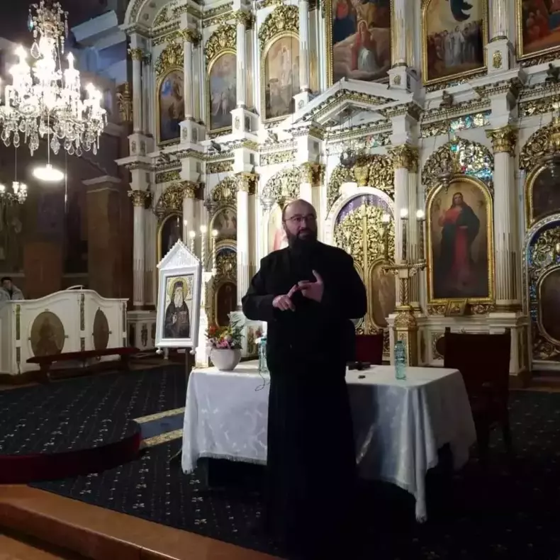 cine-este-preotul-visarion-1024x1024-1