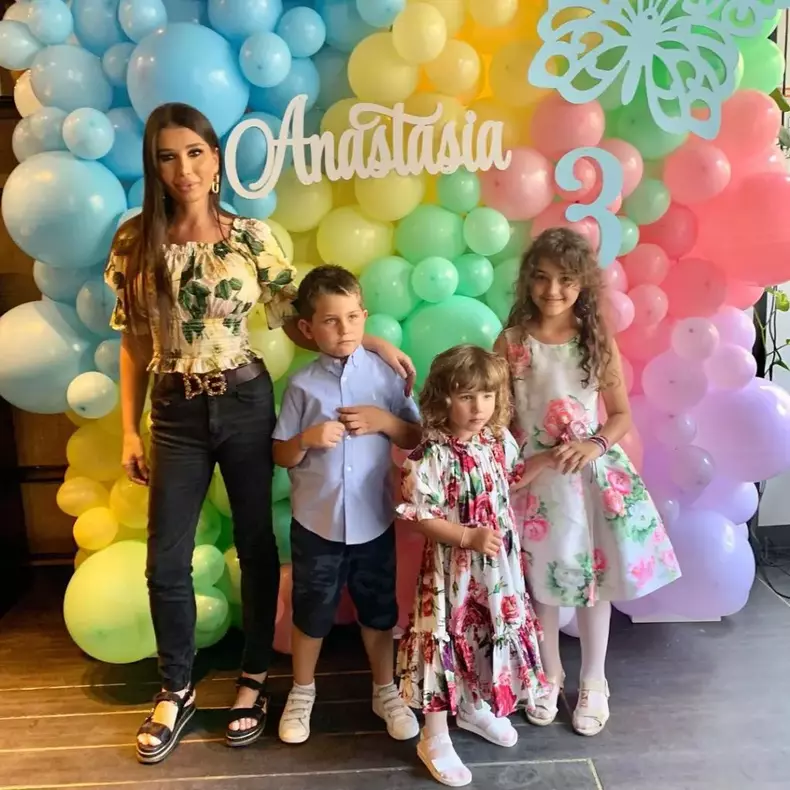 elena-basescu-si-catalin-tomata-impreuna-la-doi-ani-de-la-despartire-8-1024x1024-1