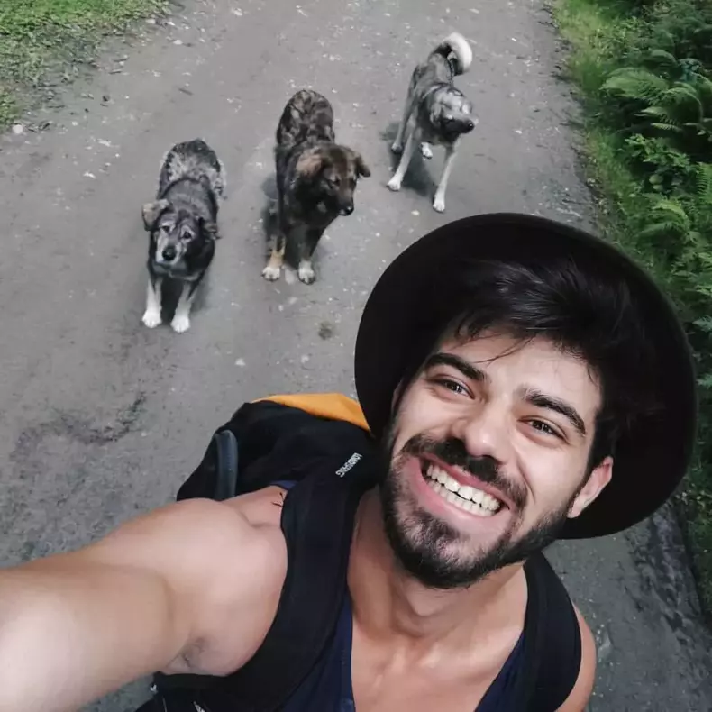 cine-este-stefan-floroaica-9-1024x1024-1