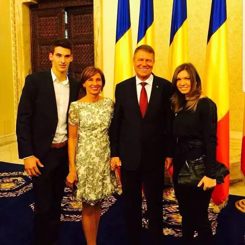 snapinsta.app_26402672_1582137081862034_2423912441864781824_n_1080