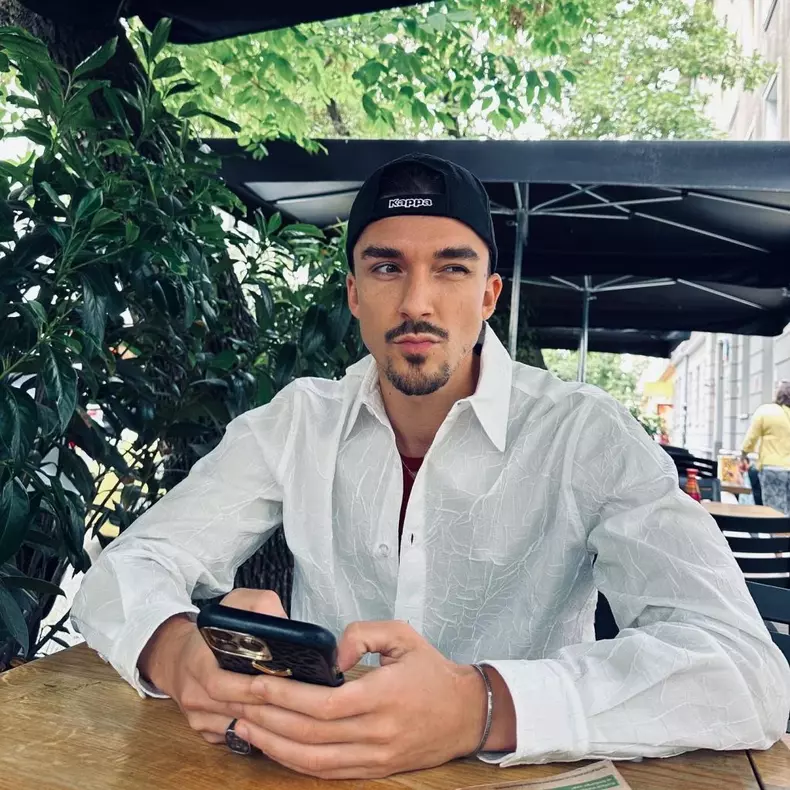 rengle iubit casatorie