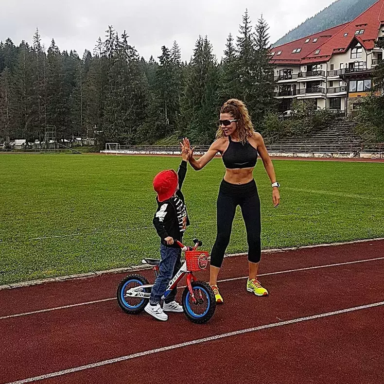 40255960_2068227343217065_4470608695079731200_n