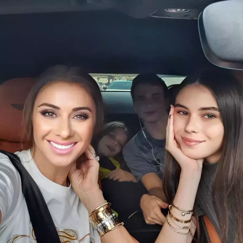 anamaria-prodan-si-rebecca-1