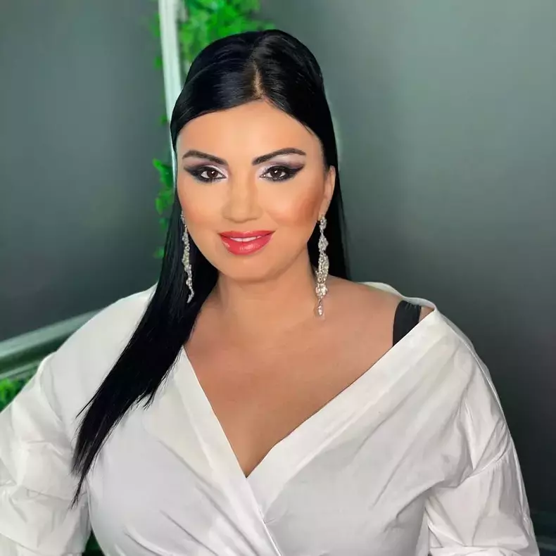 adriana-bahmuteanu-22