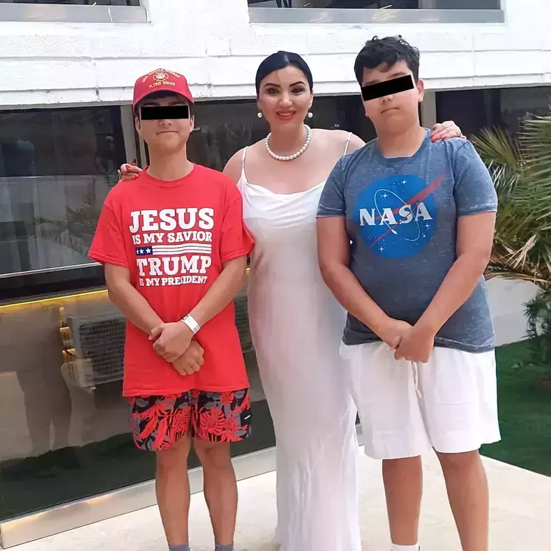 adriana-bahmuteanu-si-cei-doi-copii-maximus-si-eduard-din-mariajul-cu-silviu-prigoana-2