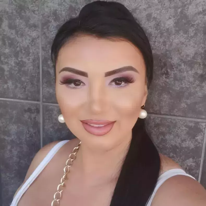 adriana-bahmuteanu-554