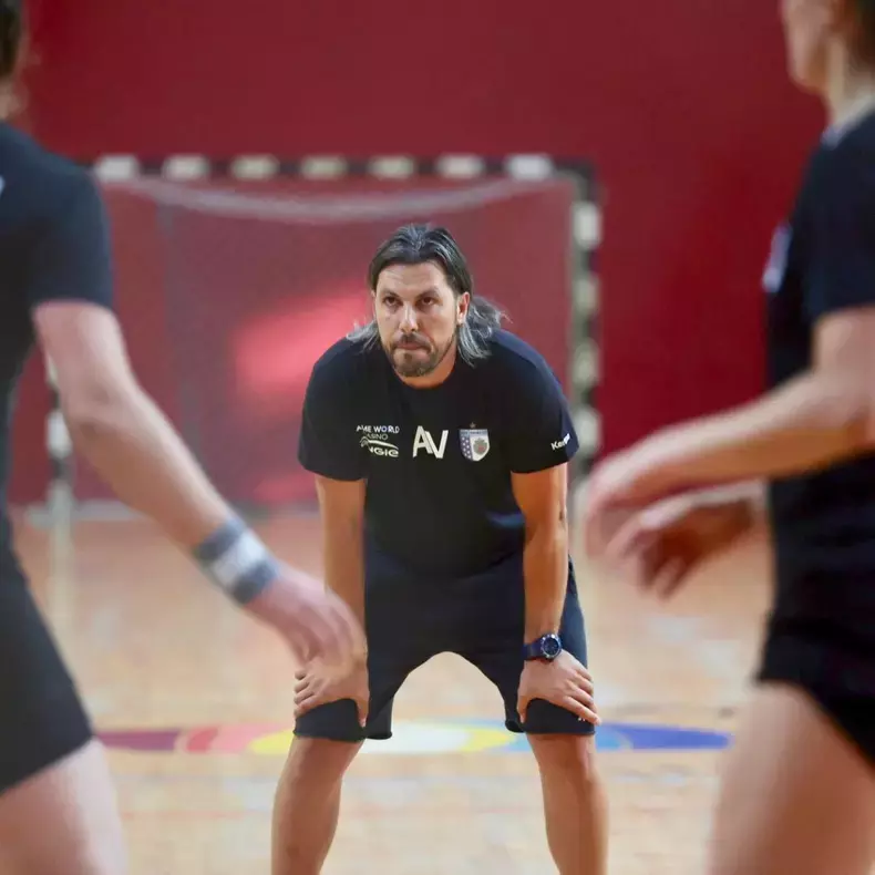 Adi Vasile noul prezentator Survivor