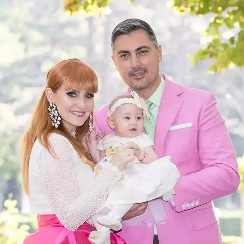 alexandru-ciucu-si-alina-sorescu-si-au-botezat-fetita-cea-mica