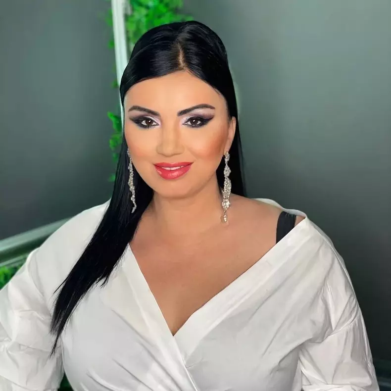adriana-bahmuteanu5