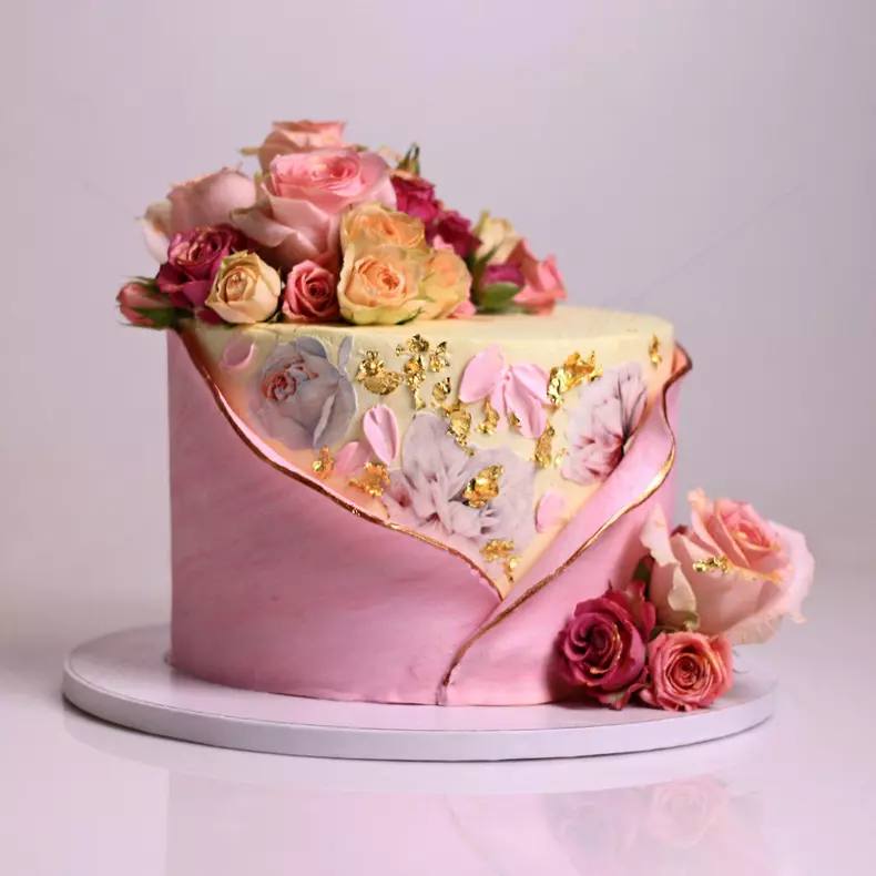 Tort-Elegant-Trandafiri-Naturali