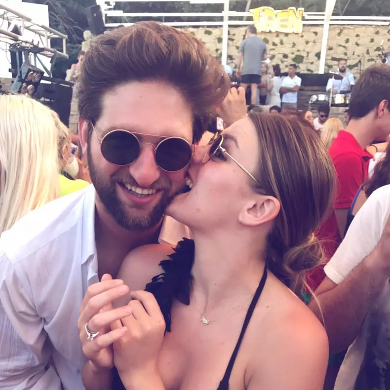 Gizem Karaca („Dragoste infinită”) şi iubitul ei au o vacanţă de vis (1)