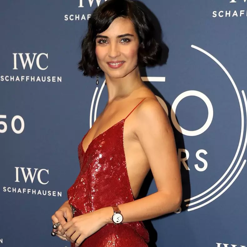 Tuba Büyüküstün a strălucit pe covorul roşu la Geneva (2)