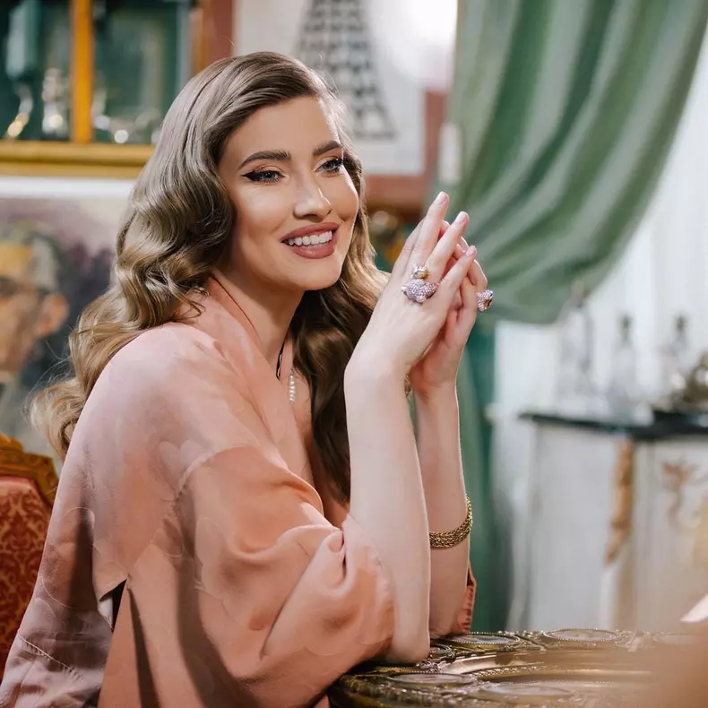 Ce dieta tine Iulia Albu