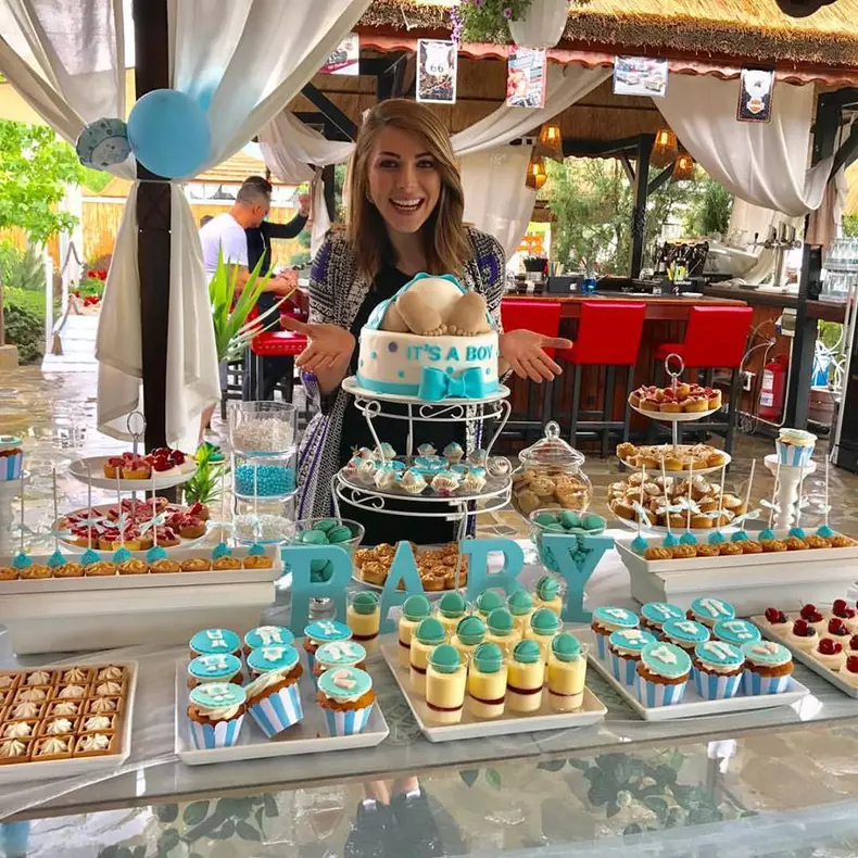 FOTO. Cum a fost la petrecerea dată de Ilinca Vandici pentru viitorul ei bebeluş (3)