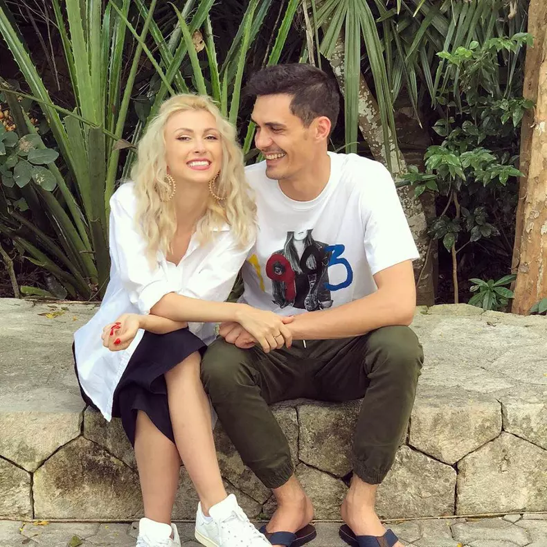 Andreea Bălan se relaxează sub soarele Mexicului (6)