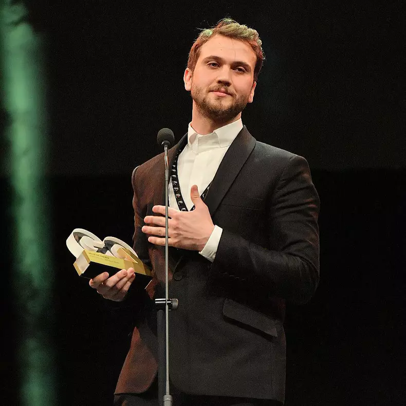 51283648_249130852655098_8211632821630814593_n